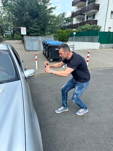 đ KFZ Gutachter in DĂŒsseldorf - Kfz SachverstĂ€ndigenbĂŒro BAS â Kundenfoto